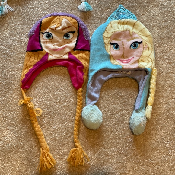 Disney Little Girls Frozen Elsa 'Squeez and Flap' Fun Cold Weather Hat, Age 4-7 - Picture 13 of 16